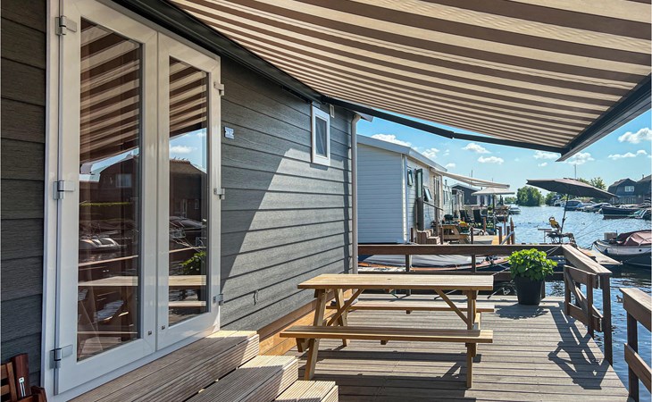 2 bedroom awesome home in Breukelen 1