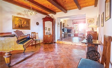 Schönes Haus mit 6 Schlafzimmern in. 2