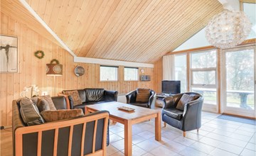 Beautiful home in Oksbøl with WiFi 2
