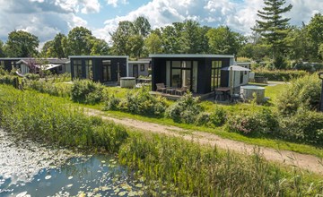 River Cabin with hot tub | 4 pers. 2