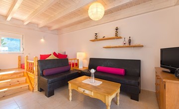 Haus in Kolympia mit Garten und schöner Aussicht 3