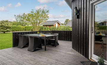 Nice home in Juelsminde with kitchen 2