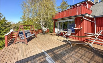 4 bedroom gorgeous home in Gressvik 2