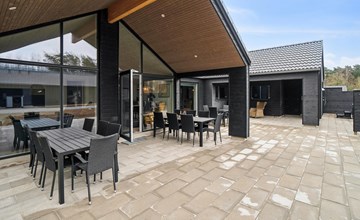 Beautiful home in Aakirkeby with sauna 2
