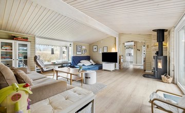 Awesome home in Højby with WiFi 3