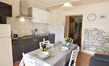 Große Wohnung in Umag mit Großem Garten und Meerblick 3