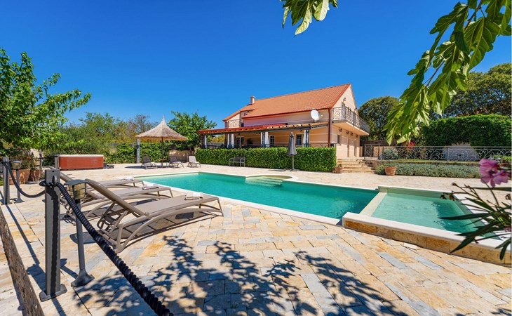 Vila IsKrA 1