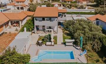 Zweistöckiges Ferienhaus Villa Dany 2