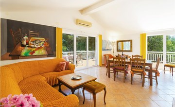 2 bedroom lovely home in Vrboska 2