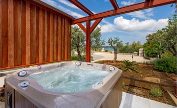 Gorgeous home in Nerezine with WiFi 2