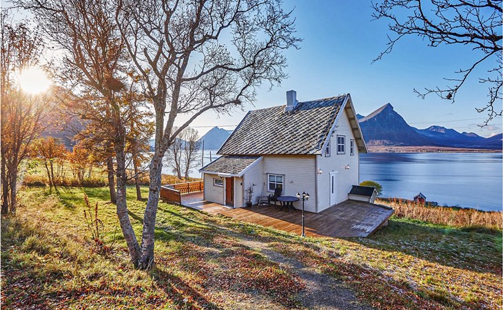 Beautiful home in Sortland with WiFi 1