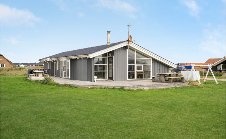 Cozy home in Harboøre with sauna 1