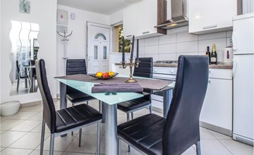Lovely apartment in Jesenice 2