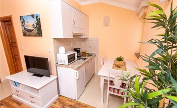 Gorgeous apartment in Podstrana 3