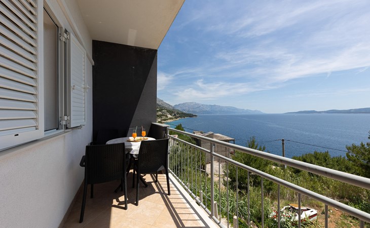 Stunning apartment in Omis 1