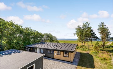 Cozy home in Vesløs with house sea view 2