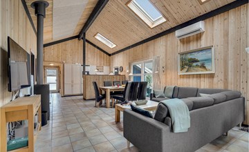 4 bedroom gorgeous home in Oksbøl 3