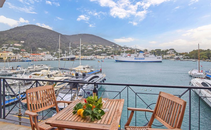 2 bedroom amazing apartment in Ischia 1
