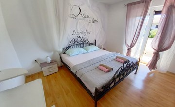 Wohnung in Valbandon in der Nähe des Strandes 2