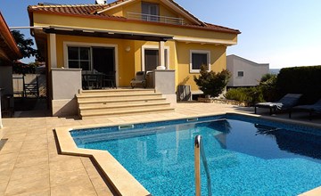 Villa Krase mit Pool 3