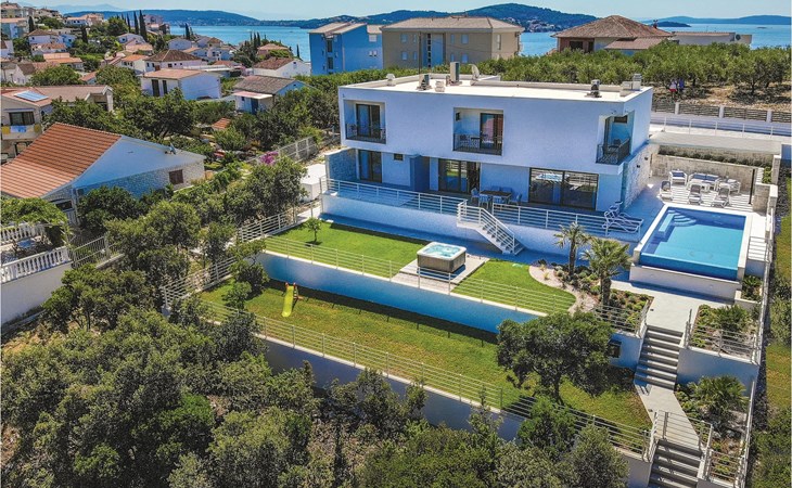 Beautiful home in Seget Vranjca 1