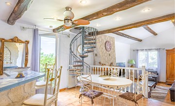 Pet friendly home in Roujan 3