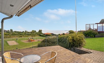 Cozy home in Hejls with house sea view 2