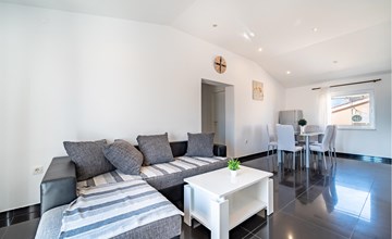 Amazing apartment in Vrsi with kitchen 3