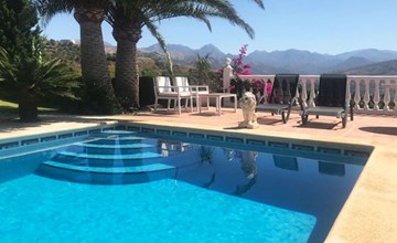 Casa Palmeras in Sayalonga mit Gepflegtem Garten 2