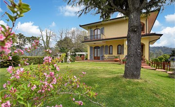 4 bedroom cozy home in Camaiore 2