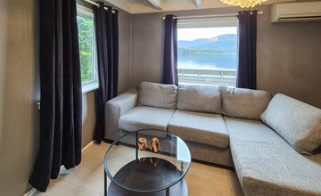 3 bedroom stunning home in Omastrand 3