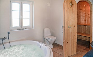 Lovely home in Tarm with kitchen 2