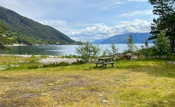 2 bedroom stunning home in Lavik 2