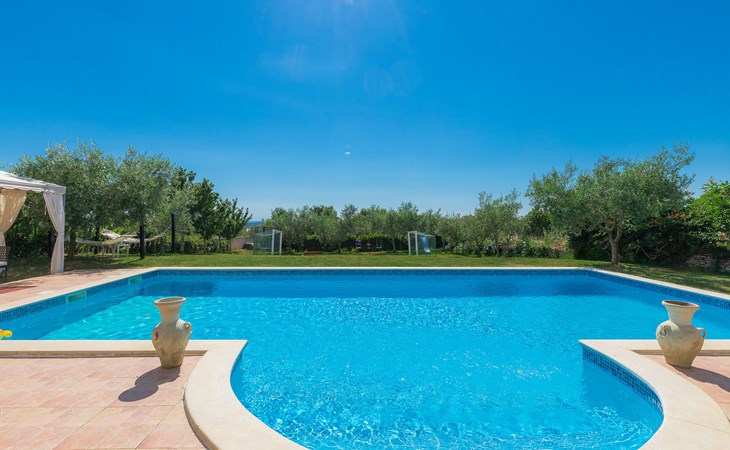 Ivan & Tina (ROJ456) 1