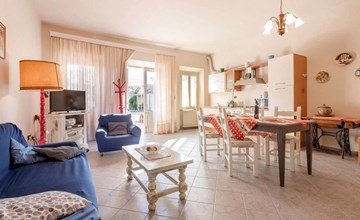 Unterkunft in einer Villa, Schwimmbad und großer Garten 3