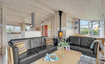 Lovely home in Hjørring with WiFi 3