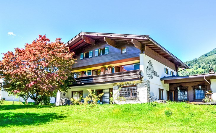 Apartmenthaus Dreier 1