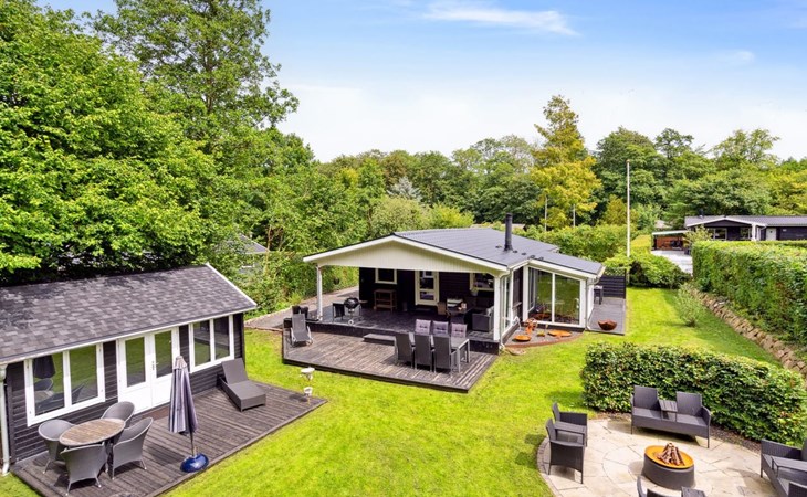 "Araminta" - 800m from the sea 1