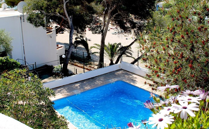 Bungalow con piscina 1