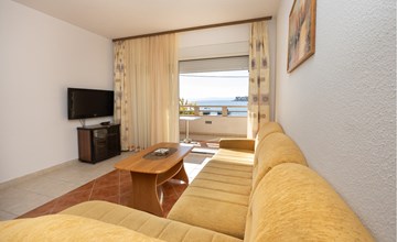 Nice apartment in Okrug Gornji 3