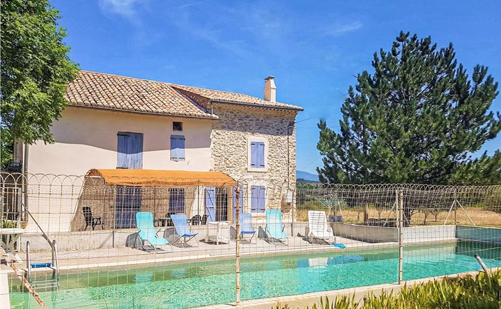 Lovely home in Malaucène with kitchen 1