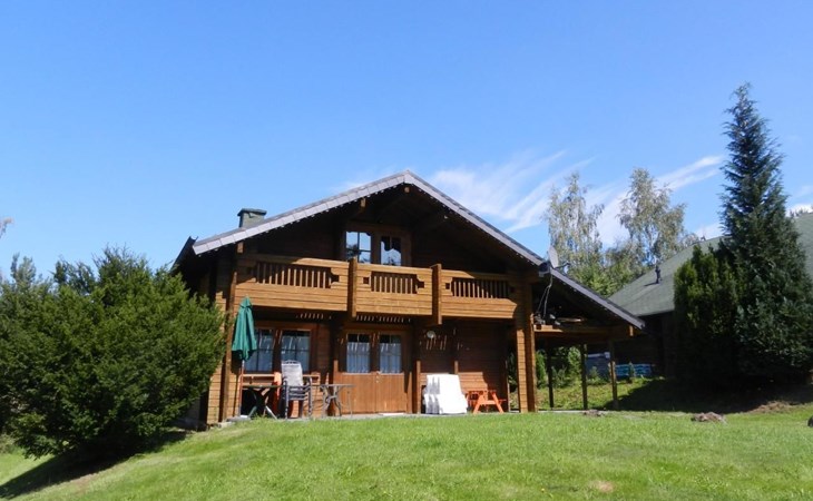 Chalet mit Garten, Grill und Terrasse 1