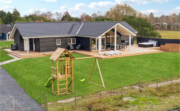 Beautiful home in Rødby with kitchen 1