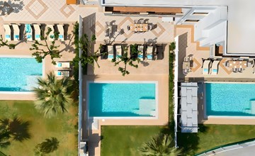 Sunlight Villa Beheizter Pool 2