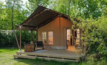 Safaritent met privé sanitair en extra groot terras | 8 pers.  3