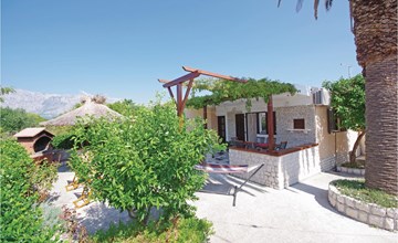 Stunning home in Sucuraj with kitchen 2