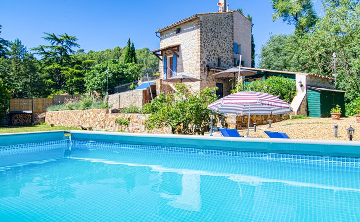 Das Haus mit blauen Fensterläden 1