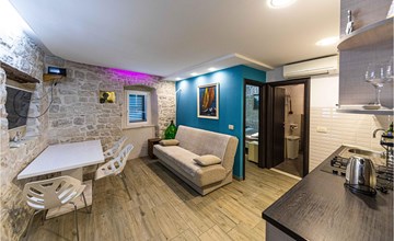 Gorgeous apartment in Slatine with WiFi 3