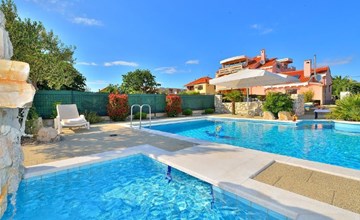 Villa Dalmatina mit Pool  für 4+1 Personen 2