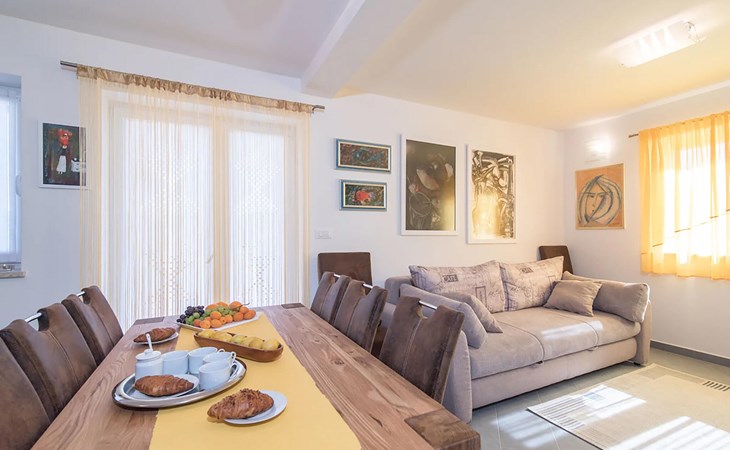2 bedroom amazing apartment in Liznjan 1
